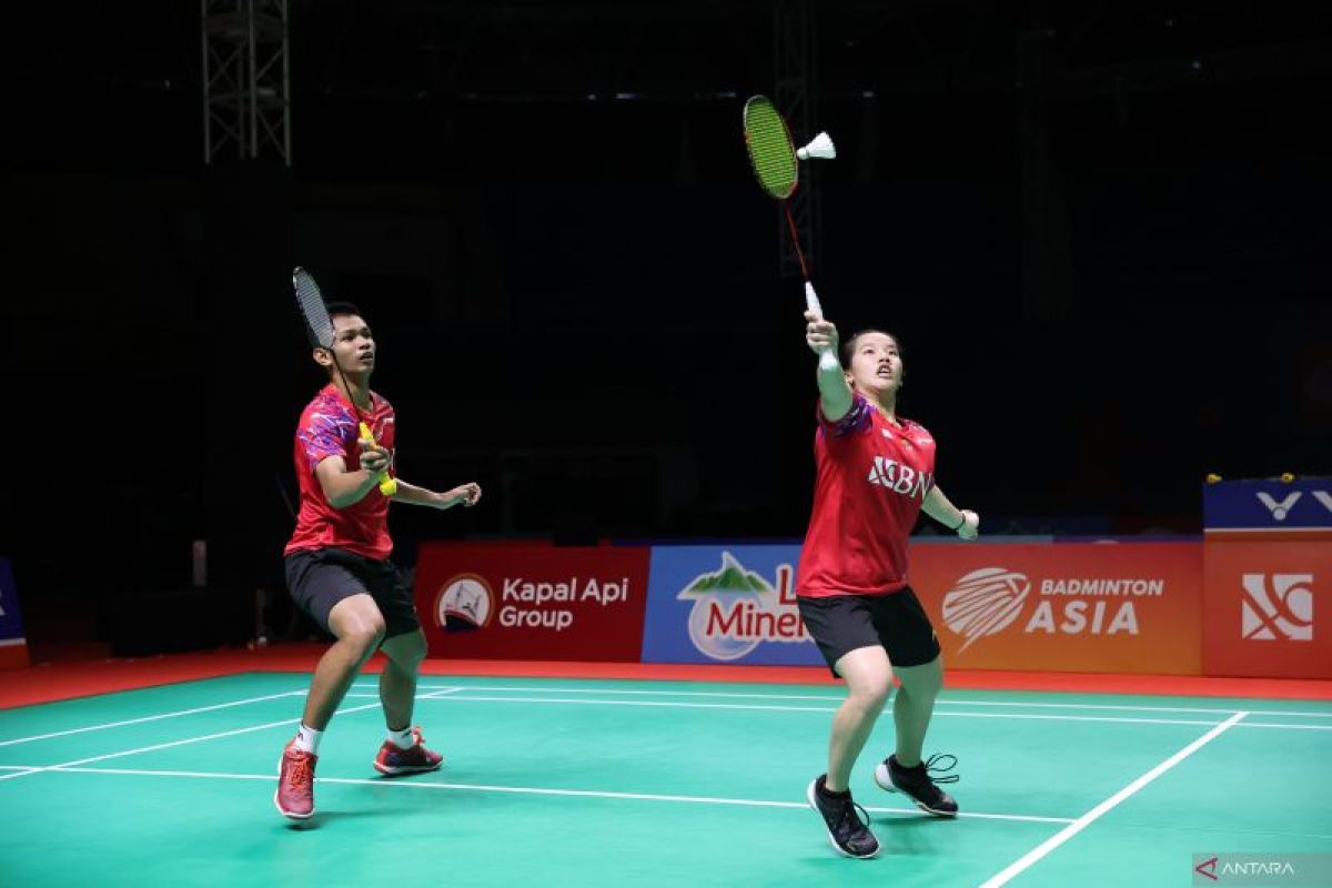 Taufik/Clairine bawa Indonesia unggul atas India