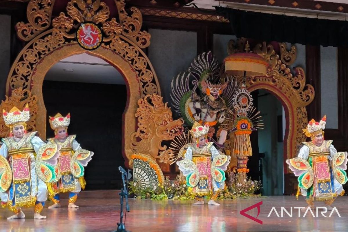 Pesta Kesenian Bali tampilkan karya tari maestro I Wayan Rindi 