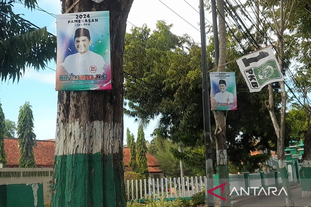 Pemkab Pamekasan tertibkan reklame bacabup langgar aturan