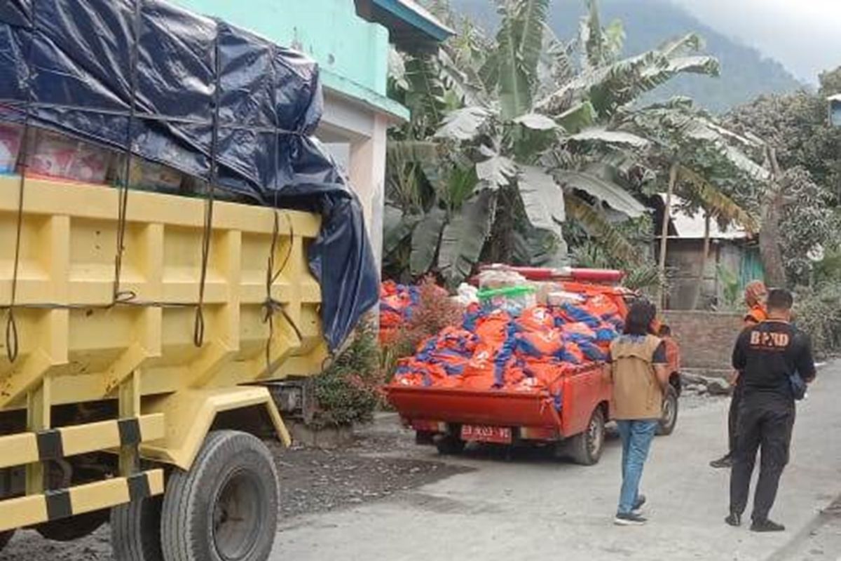 BPBD Flotim salurkan logistik bagi warga rentan terdampak erupsi