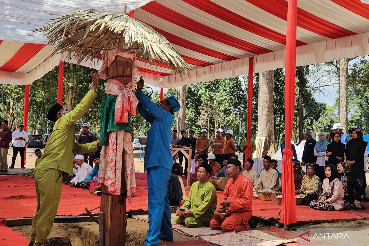 Ritual Tegak Tiang Tuo mengawali revitalisasi KCBN Muarajambi