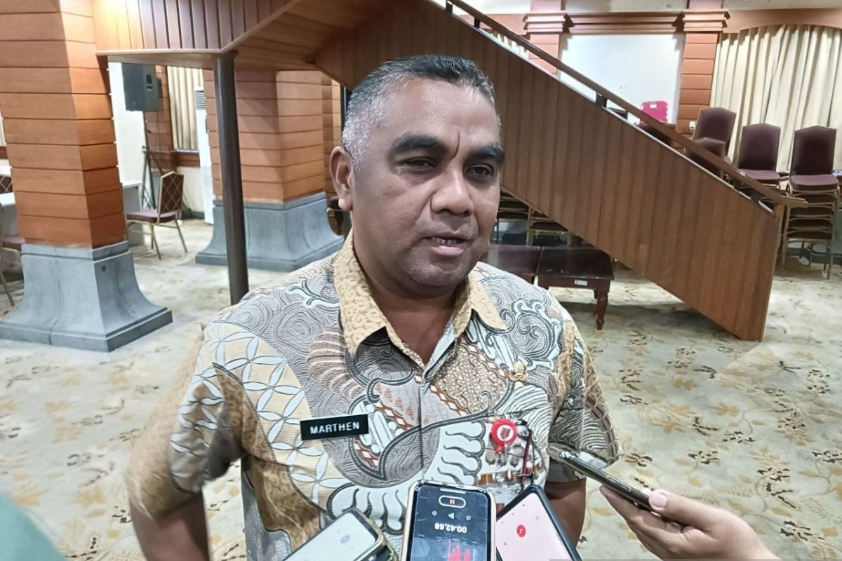 Satpol PP Semarang segera razia atribut politik di pohon