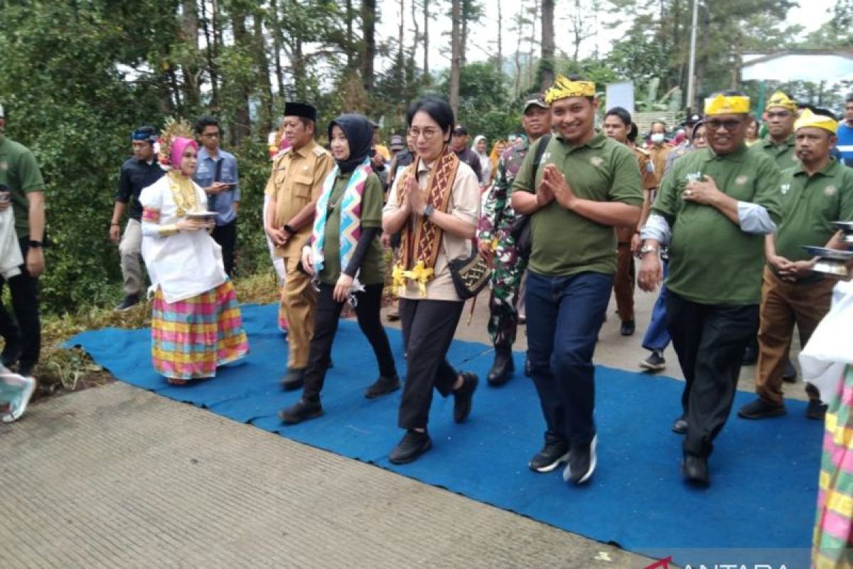 Kemenparekraft visitasi Desa Wisata Mattabulu Soppeng