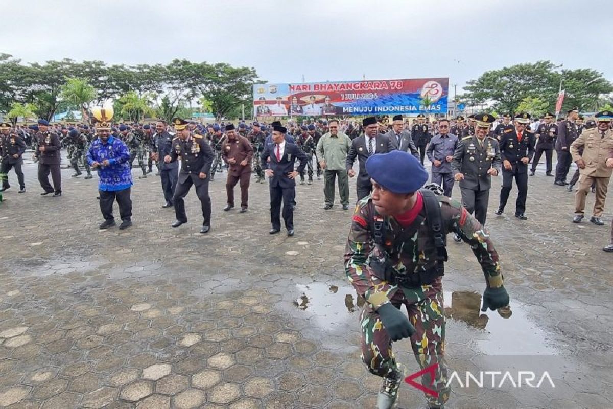 Tari kolosal Papua meriahkan HUT Bhayangkara di Manokwari