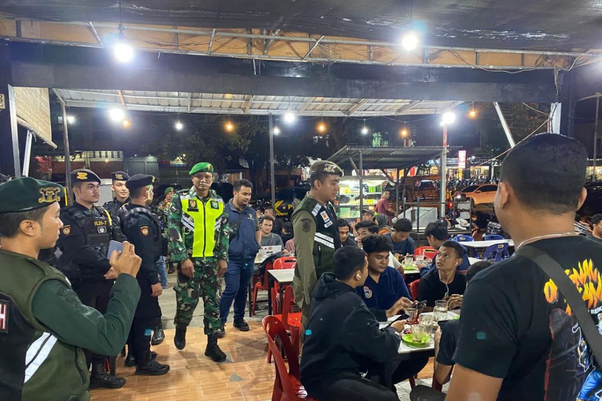 Tim gabungan patroli ke sejumlah Warkop Banda Aceh cegah judi online