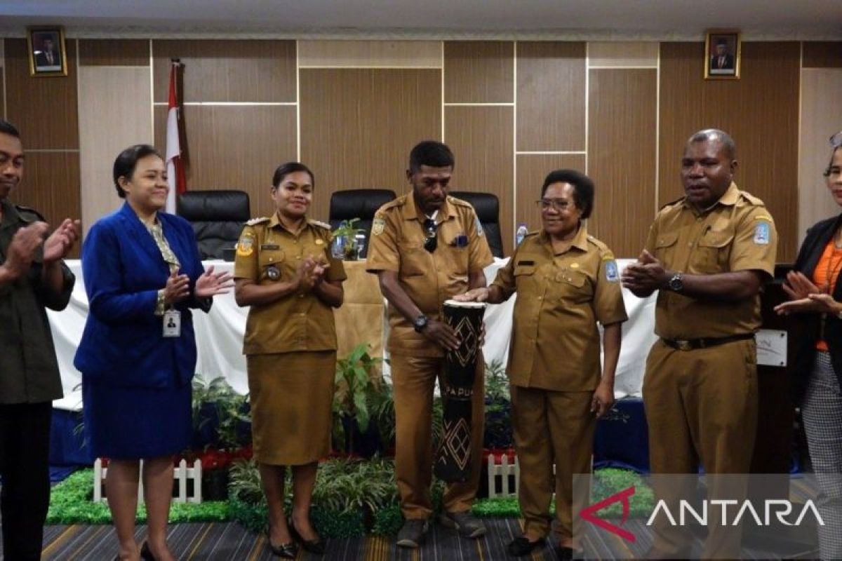 Pemkab Jayapura perkuat 56 kapasitas direktur BUMKam