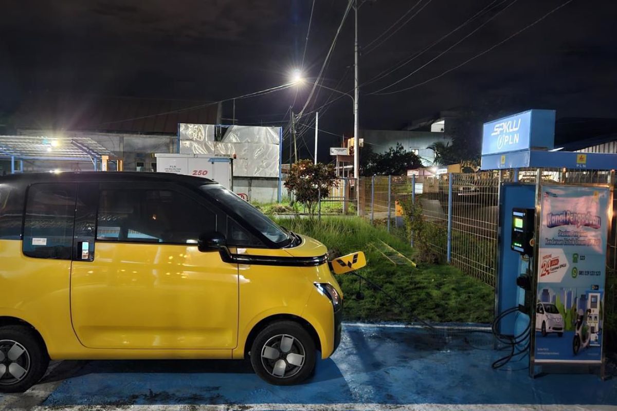 PLN Tobelo operasikan SPKLU layani pengguna kendaraan listrik