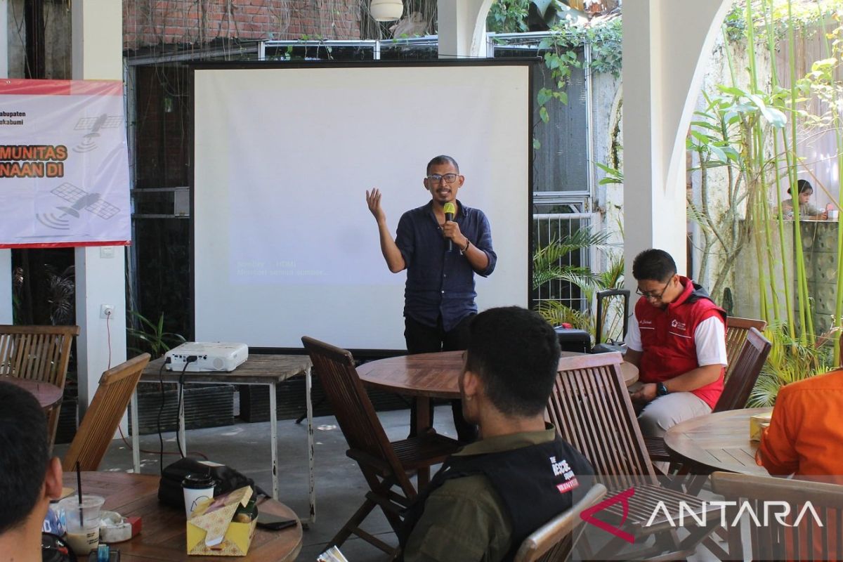 PMI beri pelatihan jurnalisme warga kepada relawan kebencanaan di Sukabumi