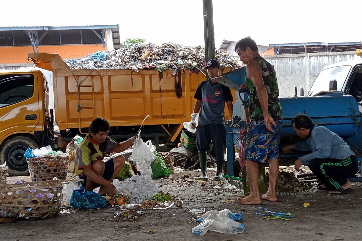 DLH alihkan sampah ke TPST Sandubaya dampak penutupan TPA Mataram