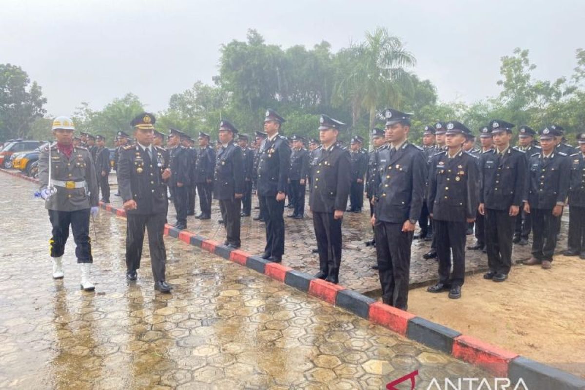 Meski diguyur hujan, upacara HUT ke-78 Bhayangkara berlangsung khidmat