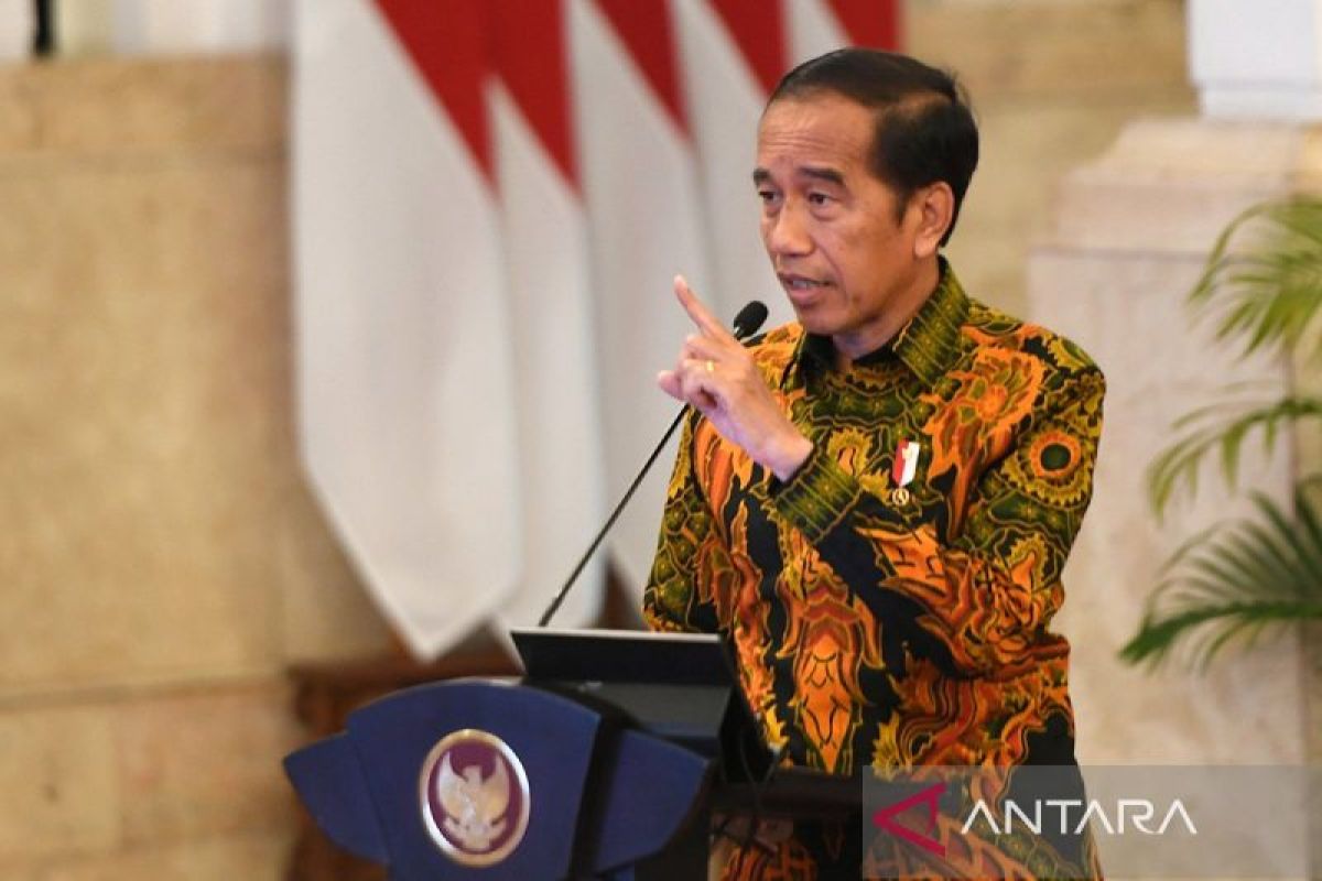 Jokowi minta Polri terus layani masyarakat sepenuh hati