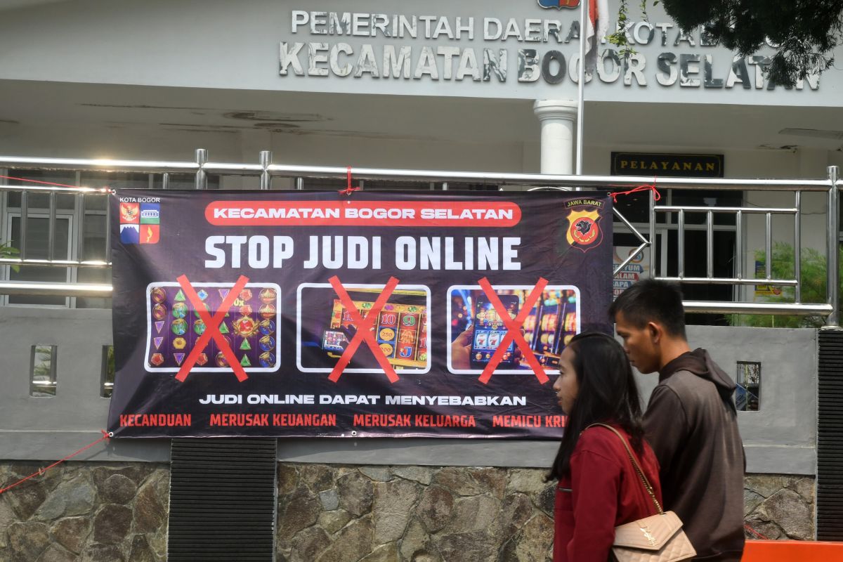 Kemkomdigi menyeru masyarakat untuk membantu pemberantasan judi online