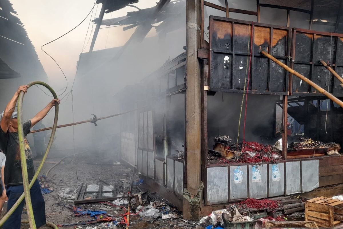 Puluhan los di Pasar Induk Tekum Kota Bogor kebakaran  pada Senin sore