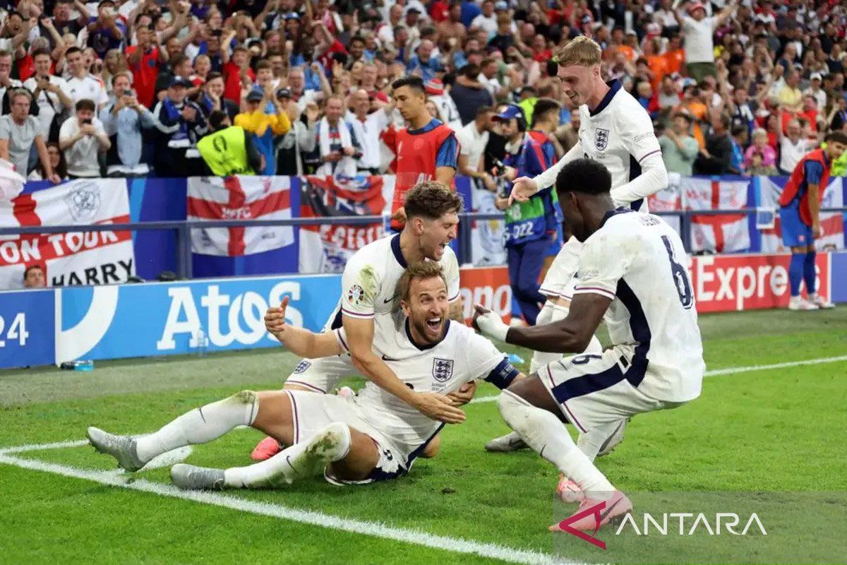 Inggris secara dramatis ke perempat final usai kalahkan Slowakia 2-1