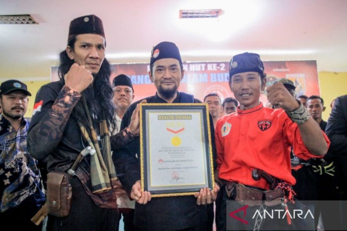 Di HUT ke-2, Sanggar Salam Budaya terima piagam penghargaan MURI