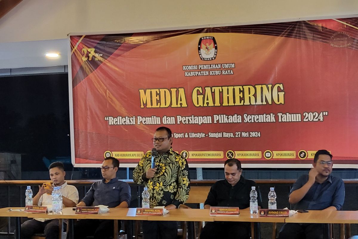 Pemkab Kubu Raya serahkan dana hibah Pilkada 2024 senilai Rp39,7 miliar