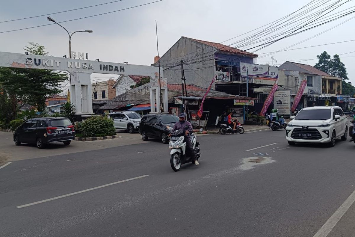 Pengendara sepeda motor tewas tertabrak mobil di Tangerang Selatan