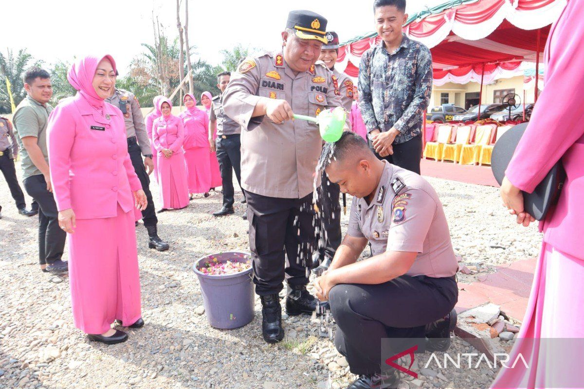 9 Personel Polres Padang Lawas naik pangkat