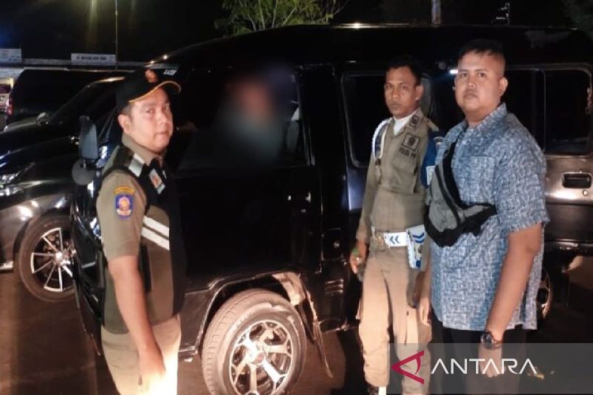 Polisi syariat pulangkan waria yang ditangkap di Banda Aceh