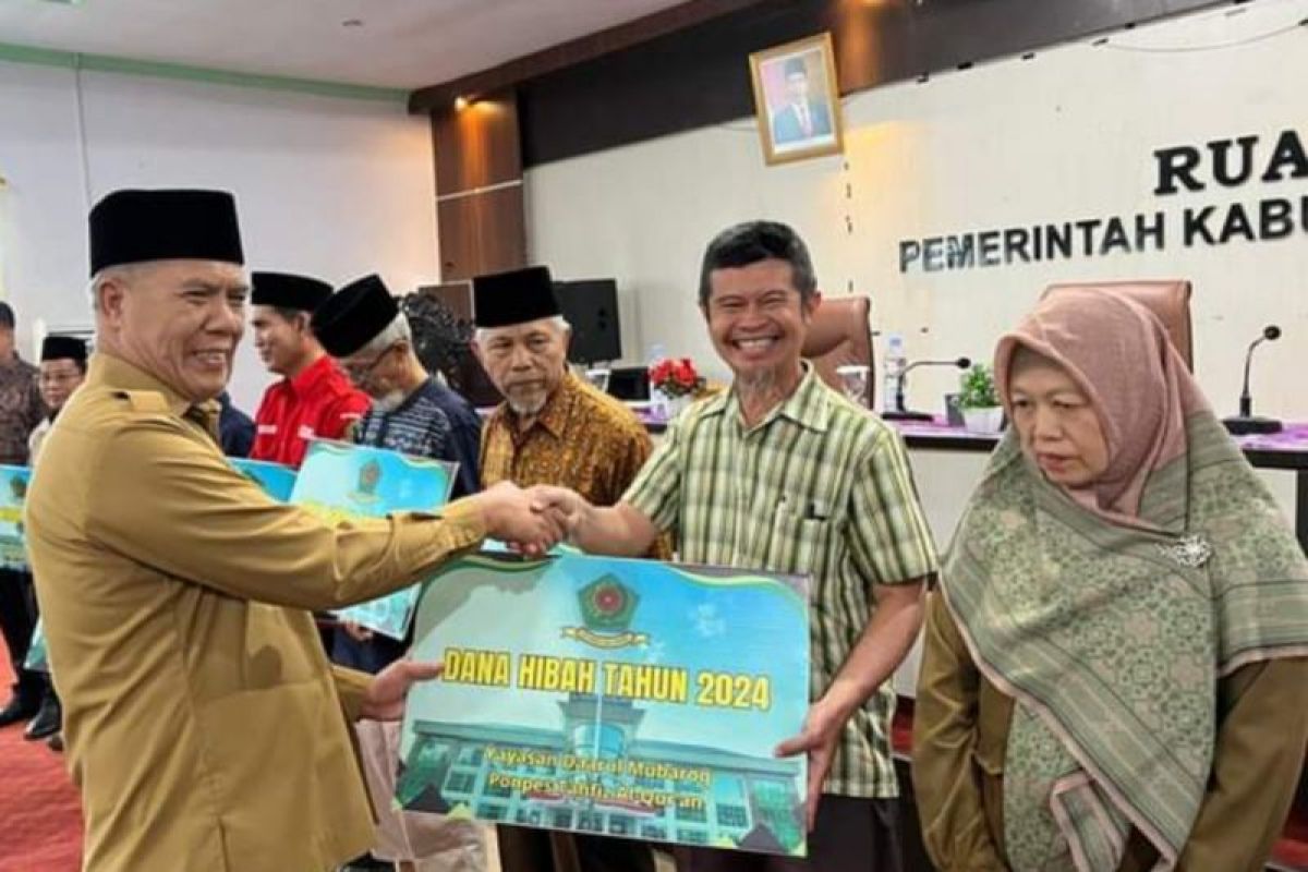 Pemkab Rejang Lebong salurkan bantuan hibah senilai Rp56 miliar