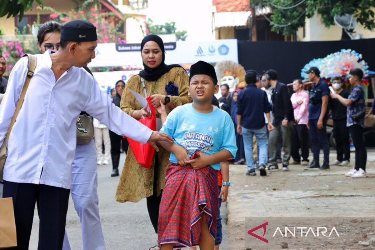 Dharma Wanita PAM Jaya gelar khitan massal diikuti 521 anak