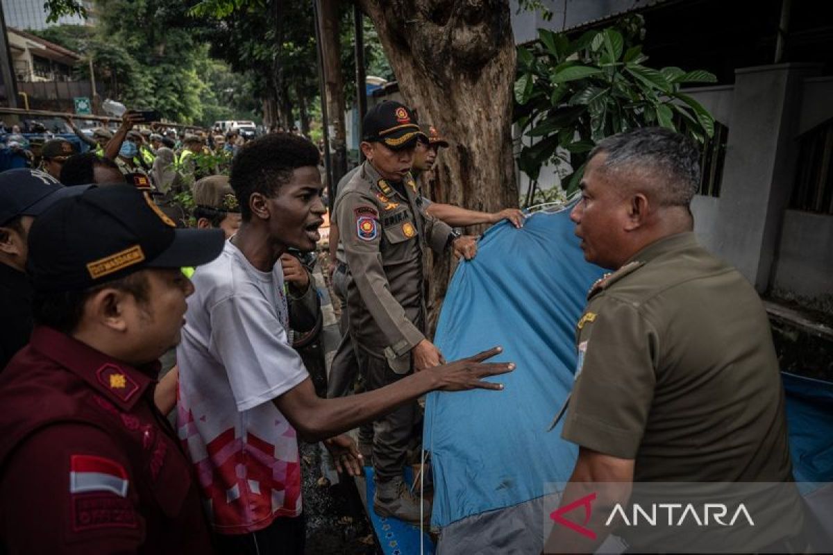 Imigrasi koordinasikan 15 pengungsi di Kuningan dengan IOM dan UNHCR