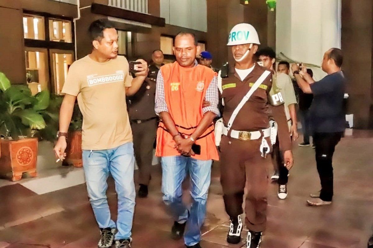 Kejari Maluku Barat Daya tahan bendahara Setda karena dugaan  korupsi