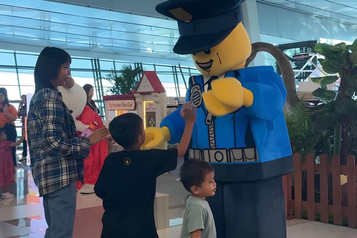 LEGO bawa suasana keceriaan di Bandara Soekarno Hatta