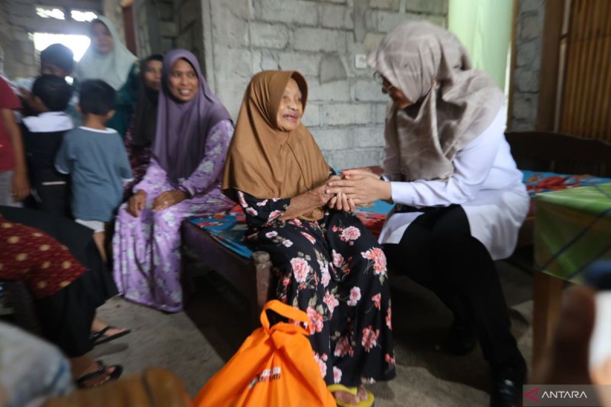 Sebanyak 3.000 lansia di Banyuwangi jadi sasaran Program Rantang Kasih