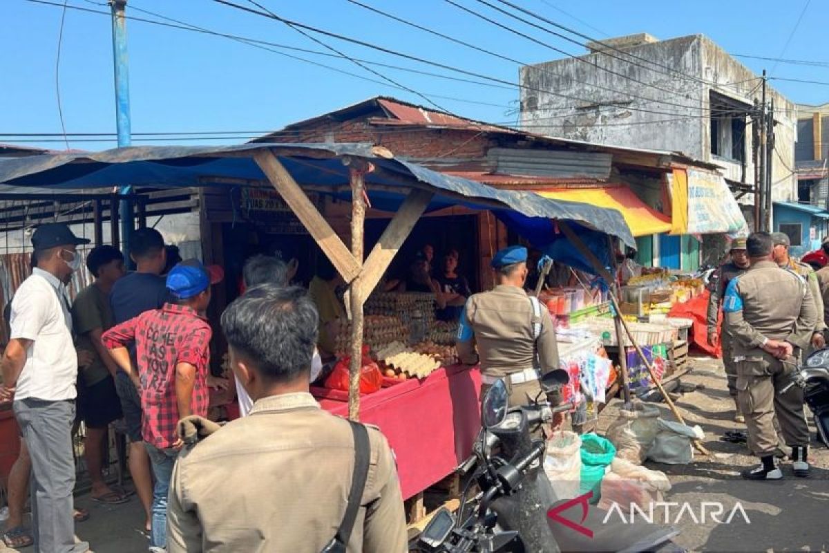 Satpol PP Kota Bengkulu kembali tertibkan PKL di kawasan Pasar Minggu