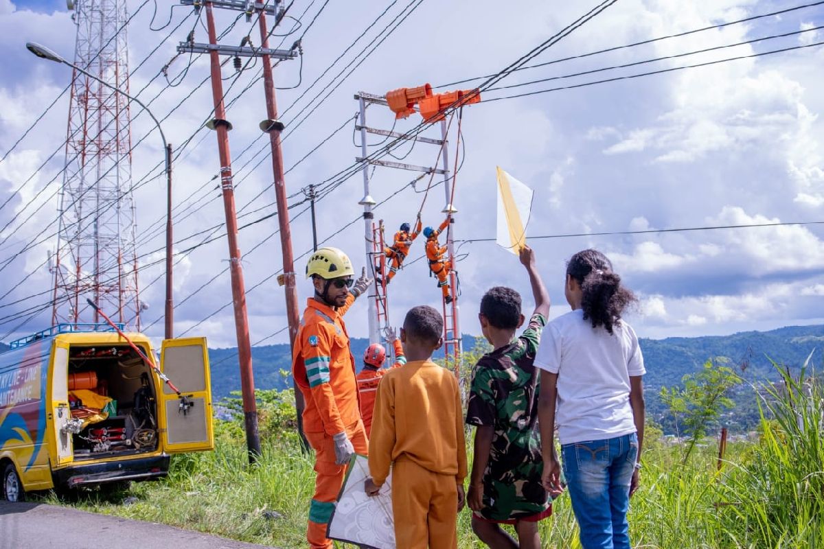 PLN Papua minta warga tak bermain layangan dekat jaringan listrik