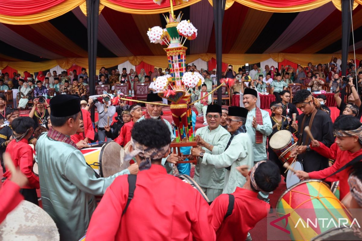 Pelaksanaan Tabuik Pariaman dimulai dengan tabligh akbar