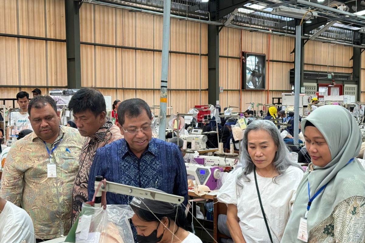Industry Ministry seeks to boost quality of human resources in textile