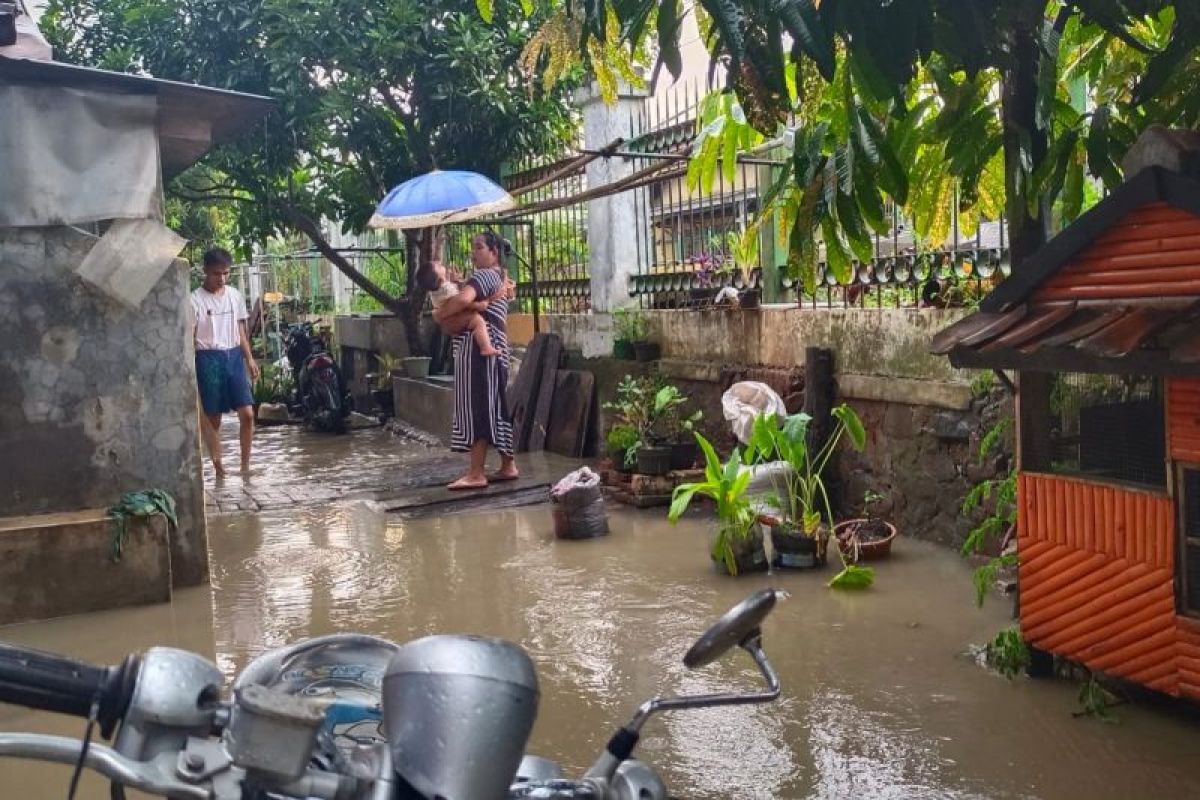 BPBD Lebak siaga di pemukiman warga yang dilanda banjir