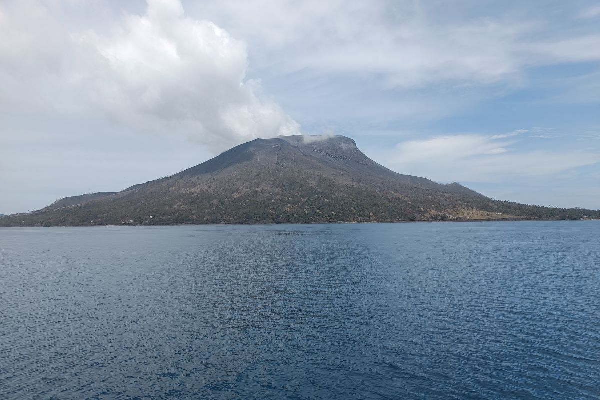 PVMBG catat 47 kali gempa embusan Gunung Ruang