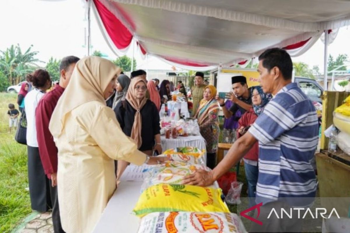 Pemkot Pangkalpinang gelar operasi pasar di Tuatunu Indah