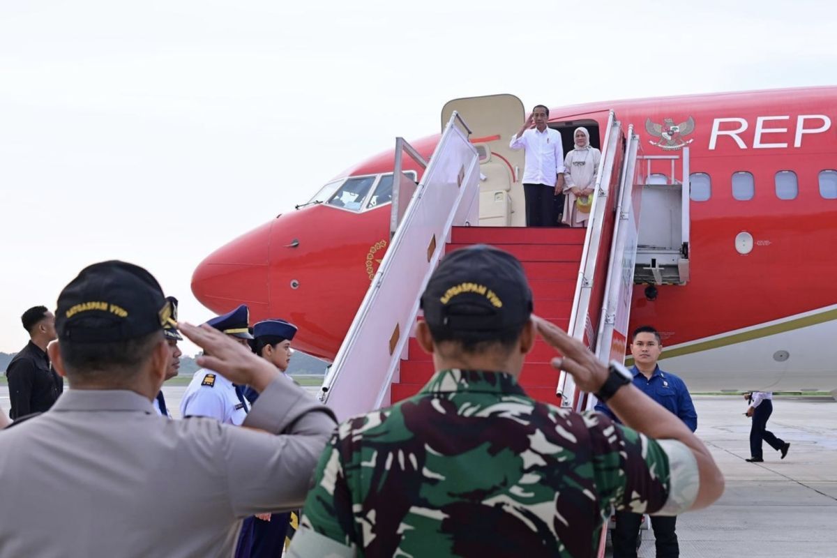 President Jokowi flies to South Sulawesi for official agendas