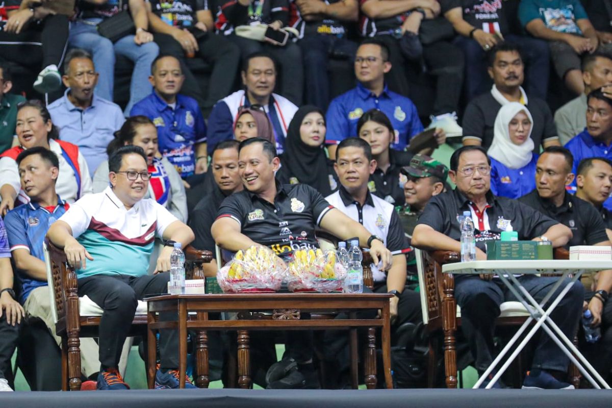 Pj Gubernur Jatim bersama SBY dan AHY nonton bareng final four Proliga  2024