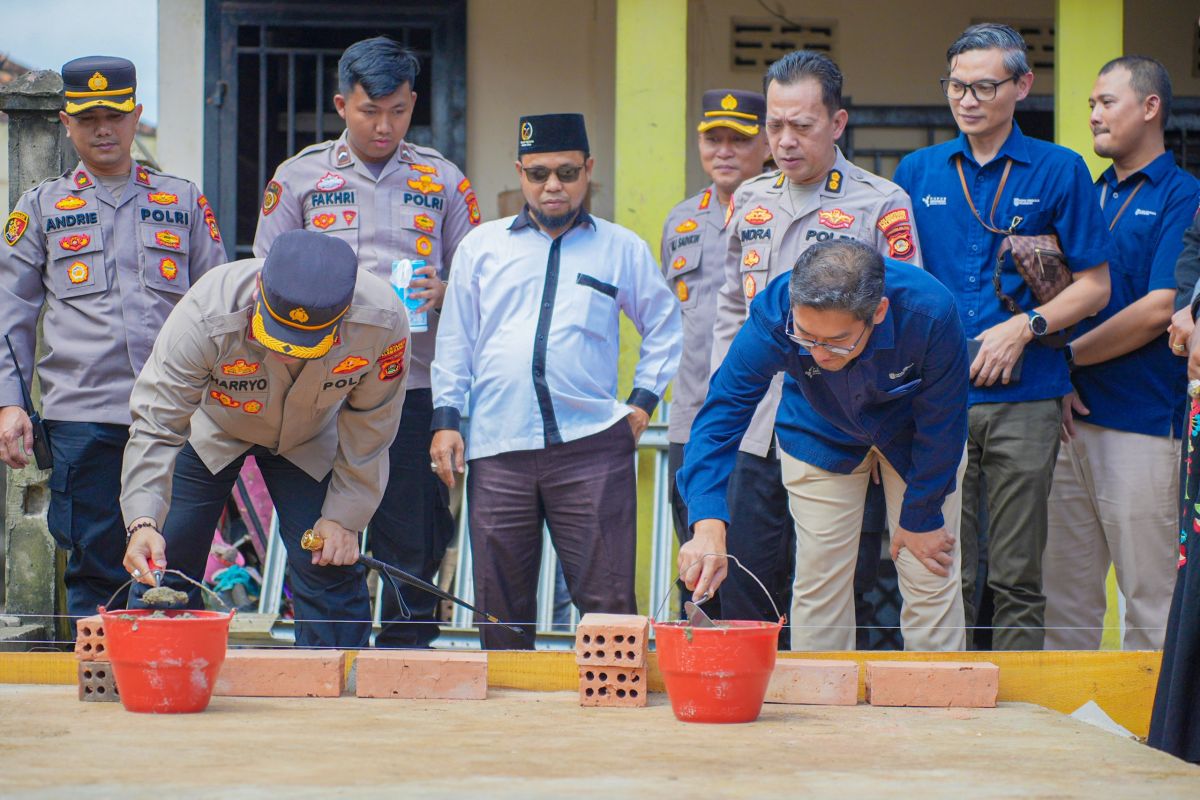 Pusri bedah rumah masyarakat kurang mampu di Palembang