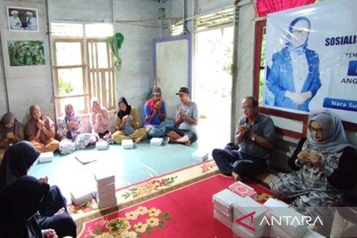 Anggota DPRD Kotabaru sosialisasikan Raperda tentang kewirausahaan