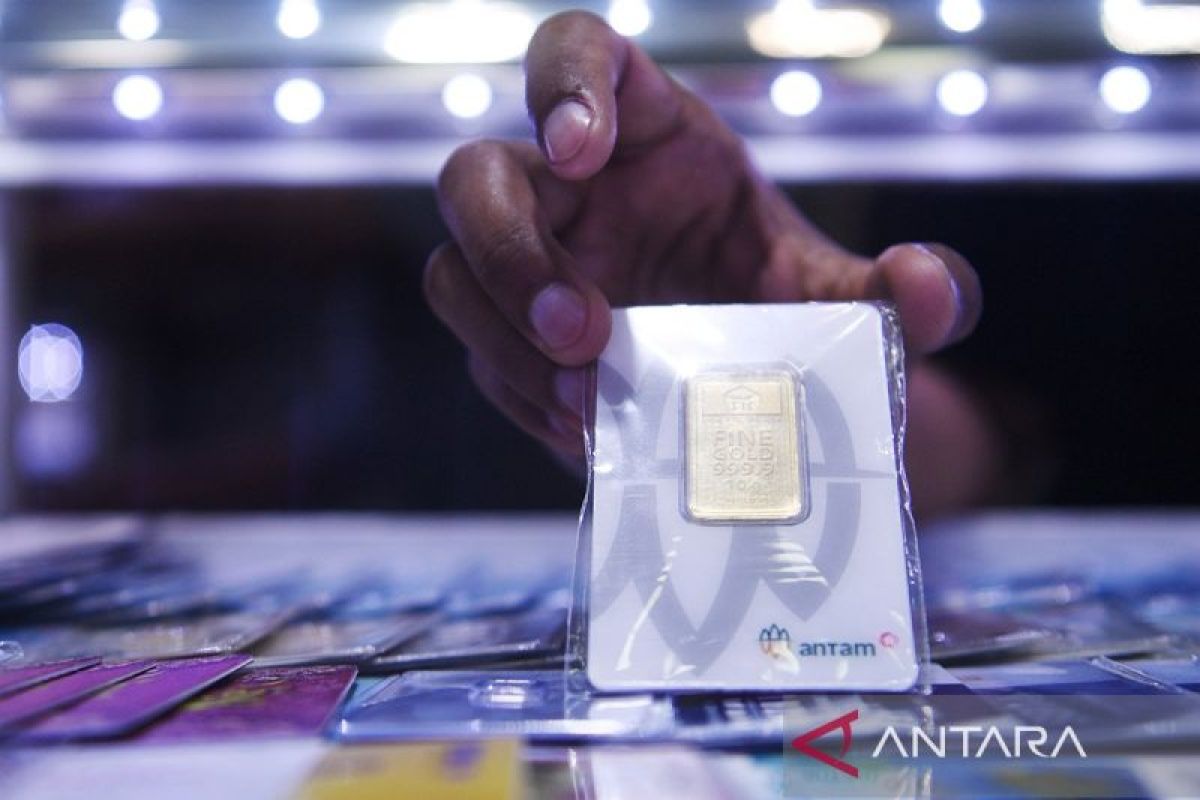 Harga emas Antam naik Rp5.000 jadi Rp1,383 juta per gram