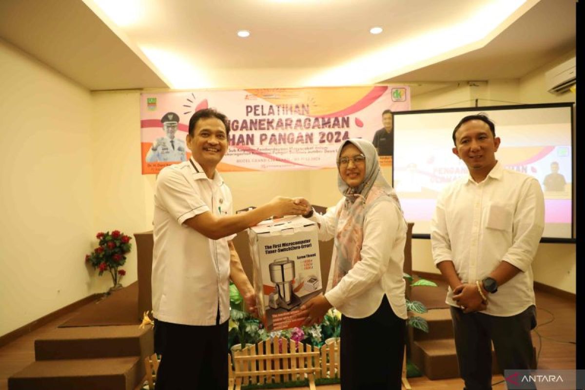 Pemkab Bekasi fasilitasi pelatihan kelompok P2WKSS keanekaragaman olahan pangan