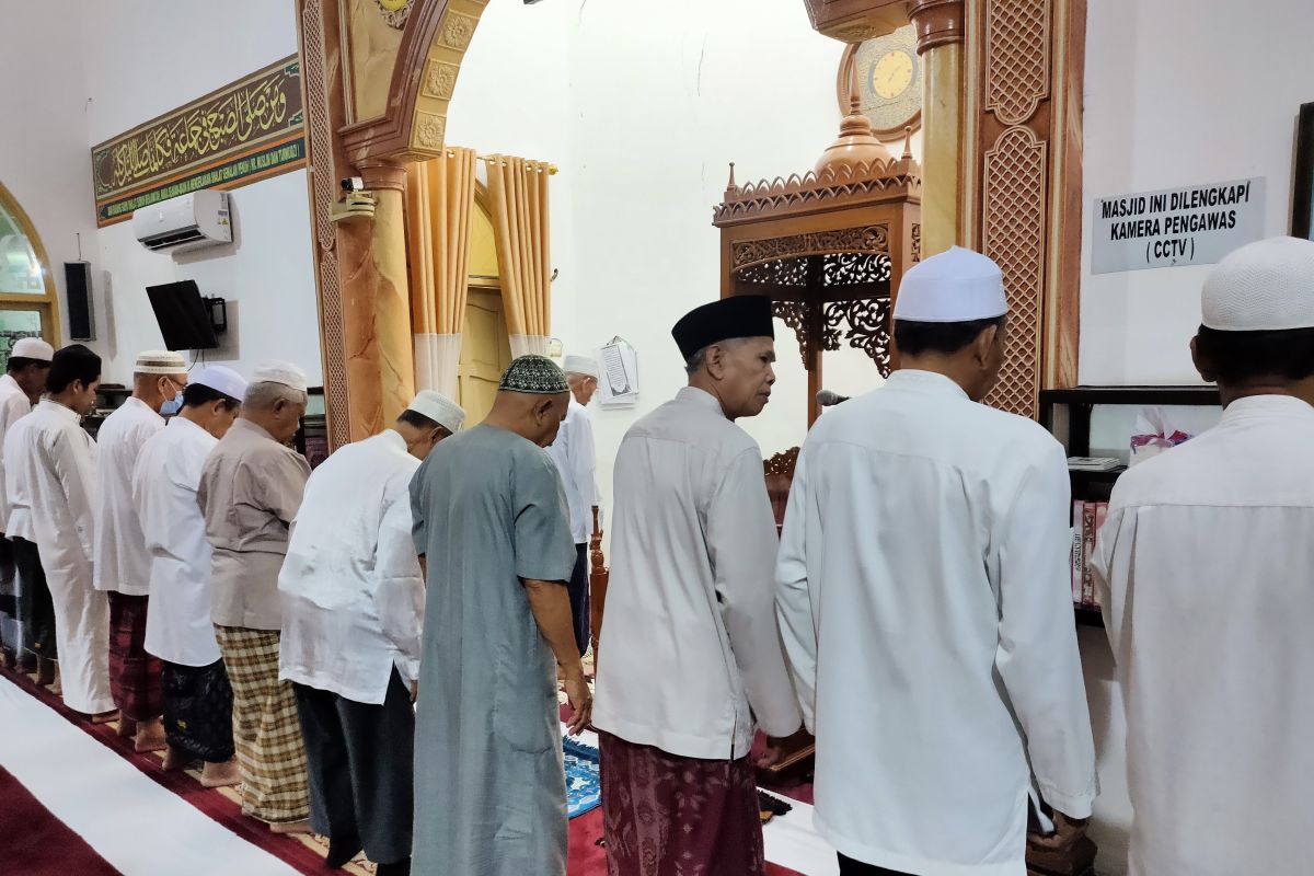 Tata cara Shalat Hajat, panduan lengkap dengan niat dan doanya