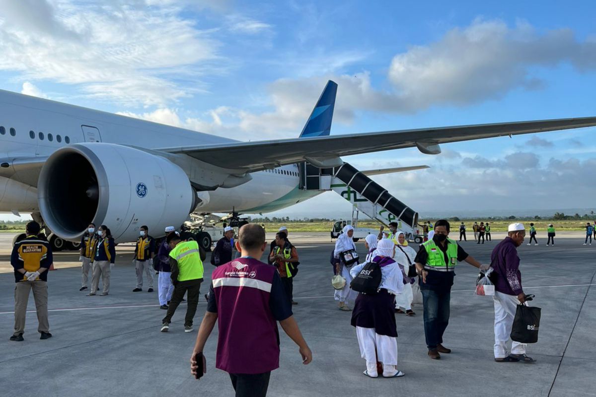 Jamaah haji kloter 10 NTB tiba di Lombok