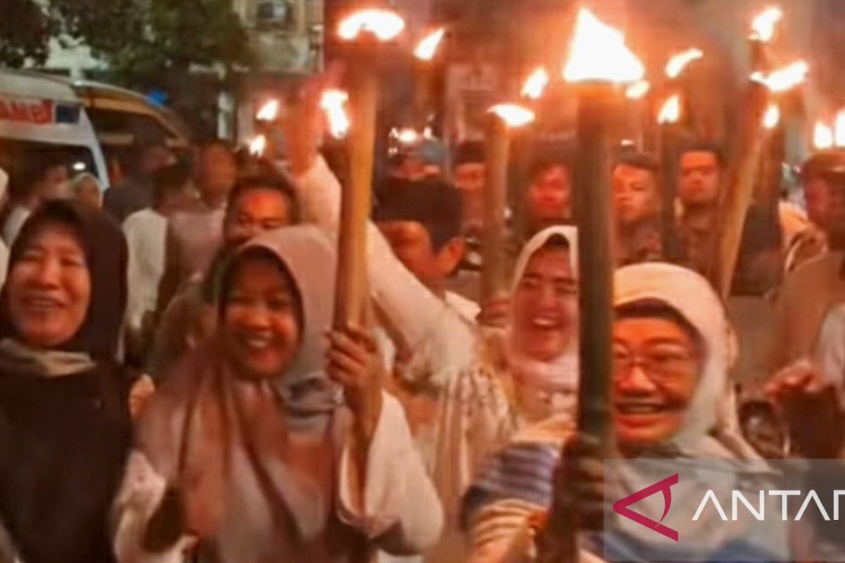 Karawang gelar pawai obor dan muhasabah sambut tahun baru Islam