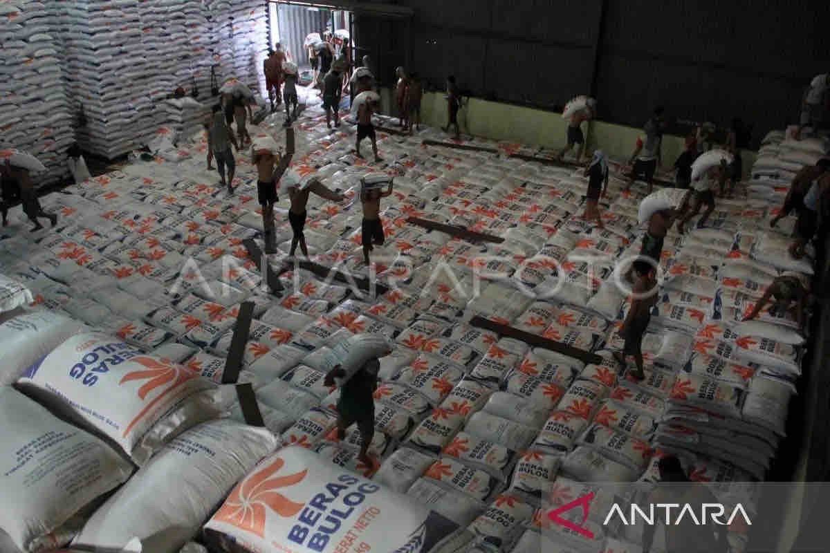 Impor dilakukan tapi tetap utamakan penyerapan beras lokal