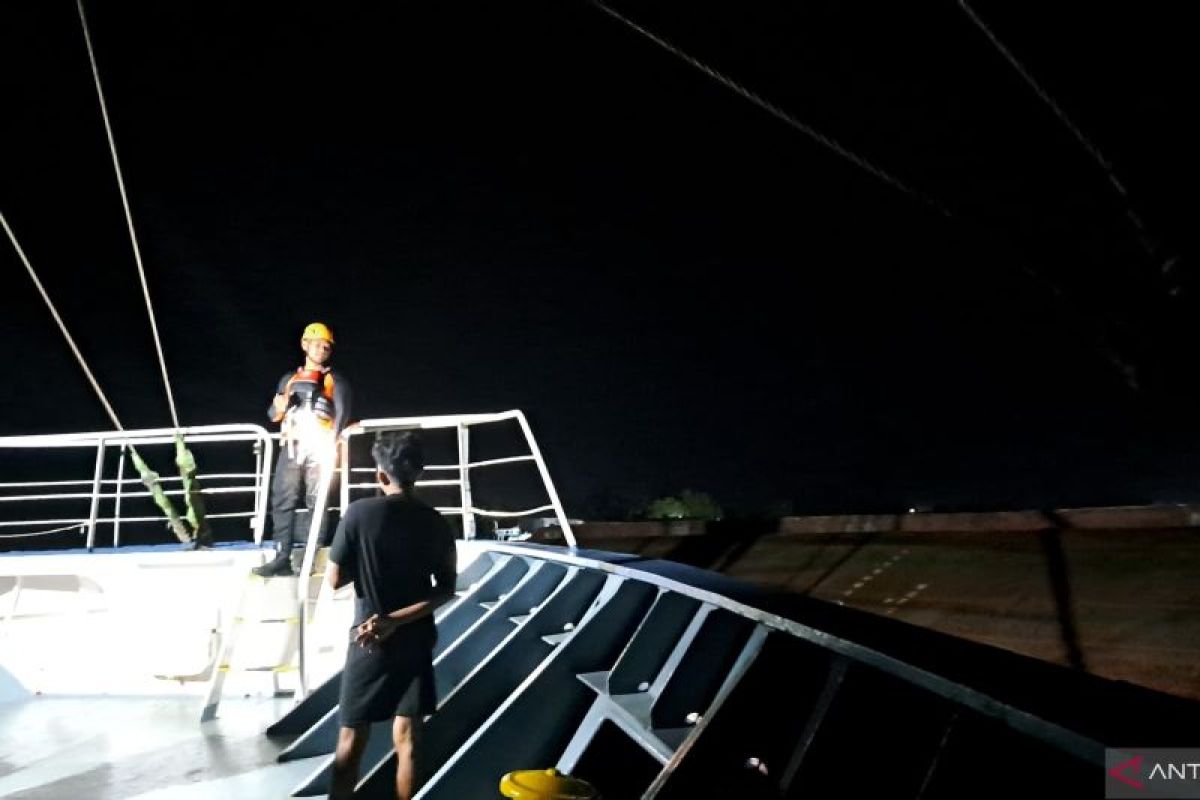 SAR gabungan evakuasi ABK KM Lintas Armada tenggelam di pelabuhan Pangkalbalam