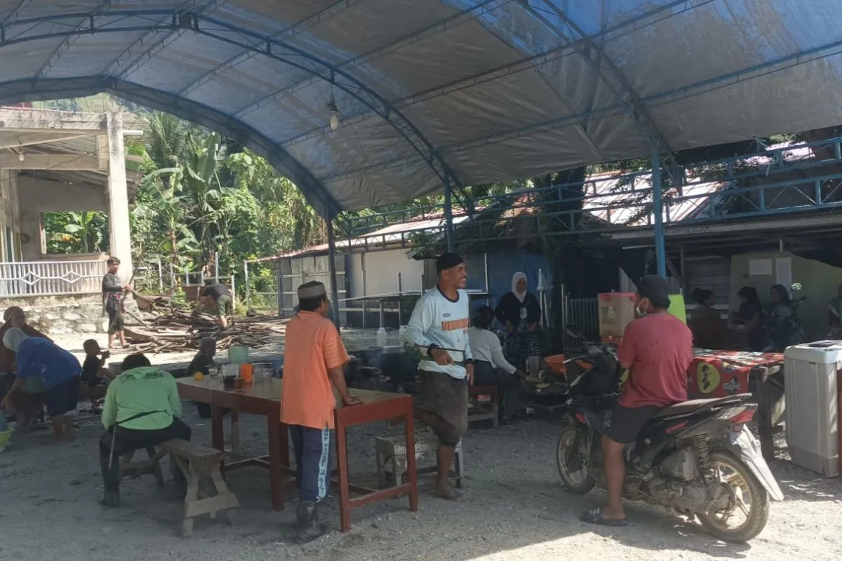 Masyarakat Bobo Sigi dirikan dapur umum secara swadaya pascabanjir