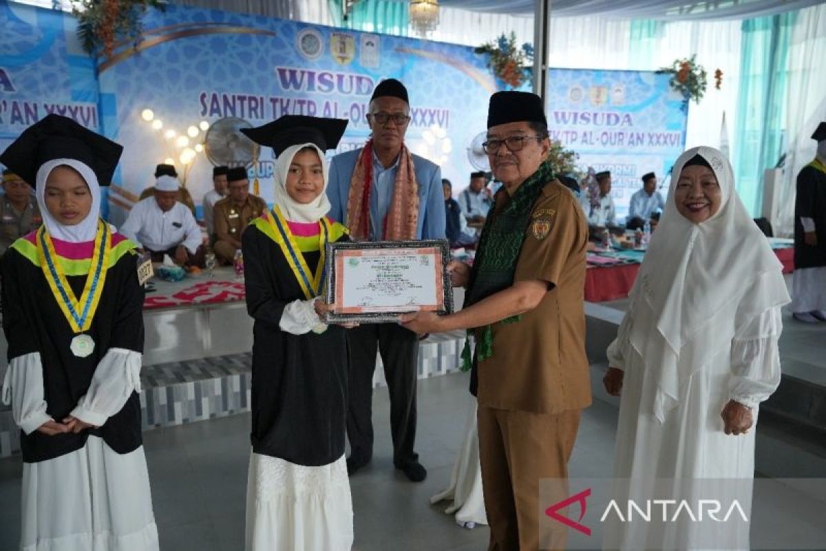 Wabup HST mewisuda 446 santri TK-TP Al Quran XXXVI