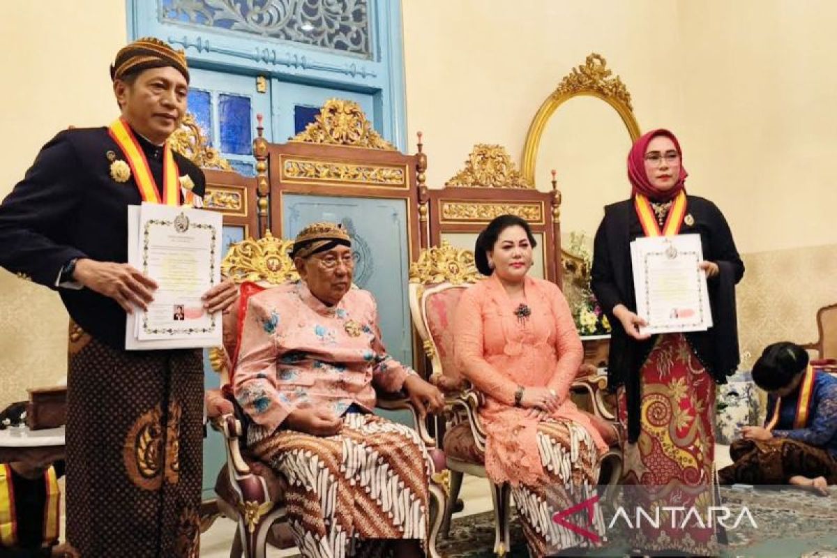 Pj Bupati Barut dianugerahi Gelar Ningrat Kehormatan dari Keraton Solo